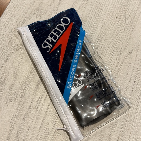 Speedo SwimCap - Picture 2 of 11